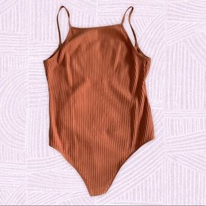 Rusty pink Aritzia Wilfred Size M Ribbed Body Suit